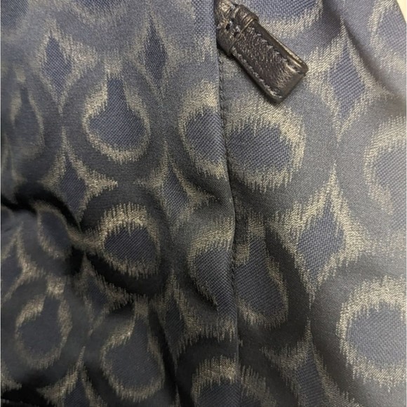 EUC Coach Isabelle purse navy fabrick with silver c design throughout Satin navy - Picture 5 of 12